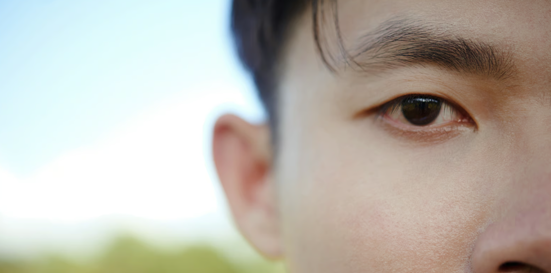 What Causes Ptosis in Adults? Common Factors Behind Droopy Eyelids